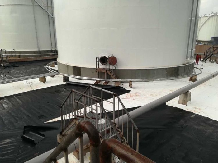 土工膜在油廠儲(chǔ)油罐中用多厚的合適？